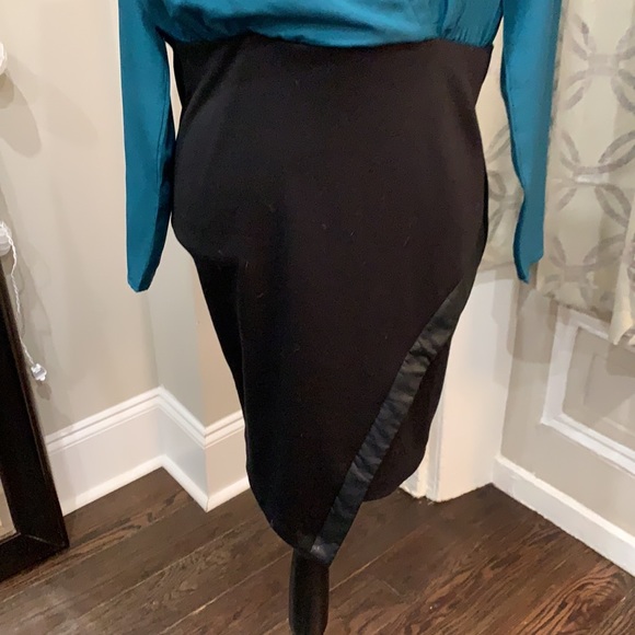 VENUS illusion Dress. - Picture 5 of 6